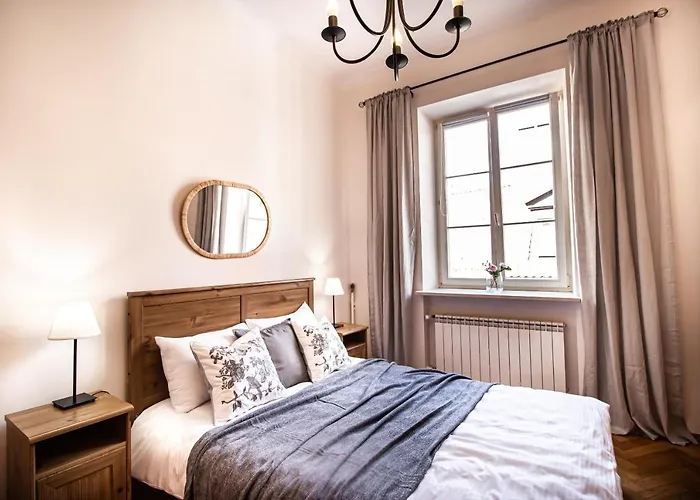 Swietojanska Old Town Apartment